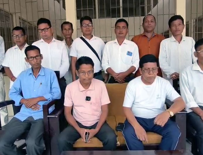 RETURN REBELLION: FORMER MILITANTS THREATEN INDEFINITE ROAD, RAIL BLOCKADE FROM JUNE 5