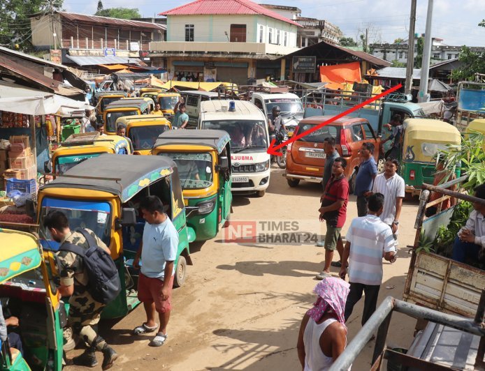 Karbook Market Traffic Jam: Ambulance Stuck for 15 Minutes, Public Demands Immediate Action