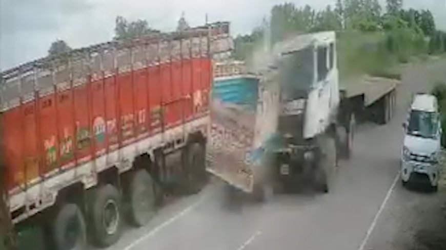 Head-On Collision in Kanpur Claims Lives of Two Drivers