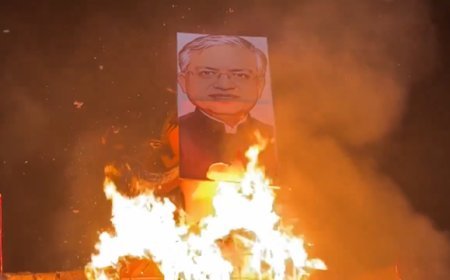 Gyanesh Kumar Effigy Burned as Youth Congress Raises Electoral Integrity Concerns