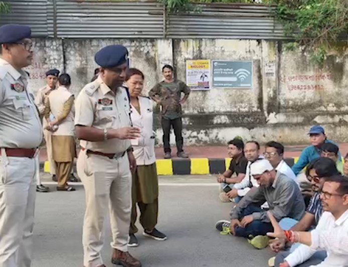 Agartala Journalists Protest Alleged Attack on Media Personnel, Warn of Major Agitation if Arrests Are Delayed