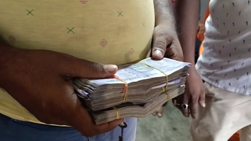 Auto Driver Wins Praise for Returning Lost Cash Bag in Udaipur